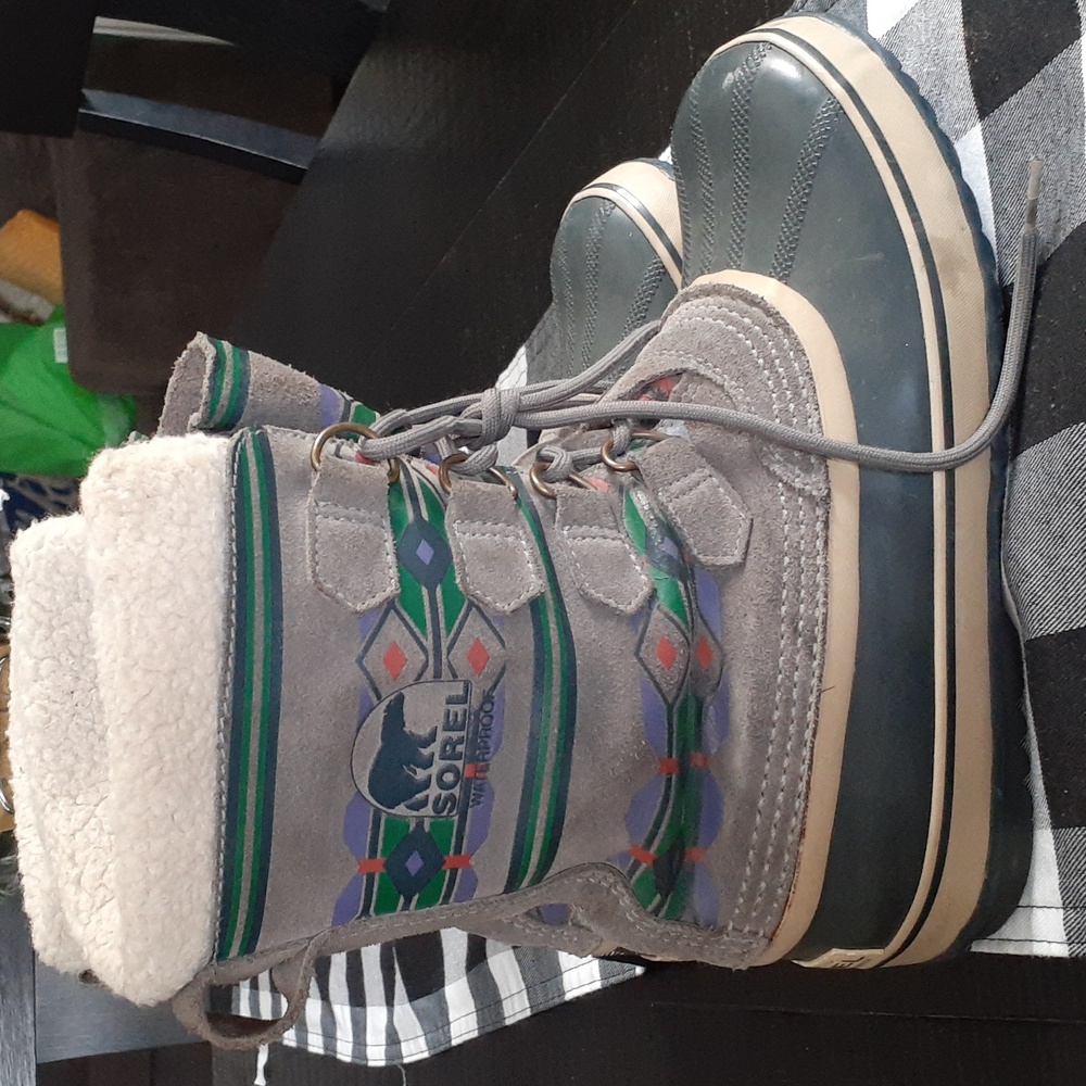 SOREL WATERPROOF BOOTS